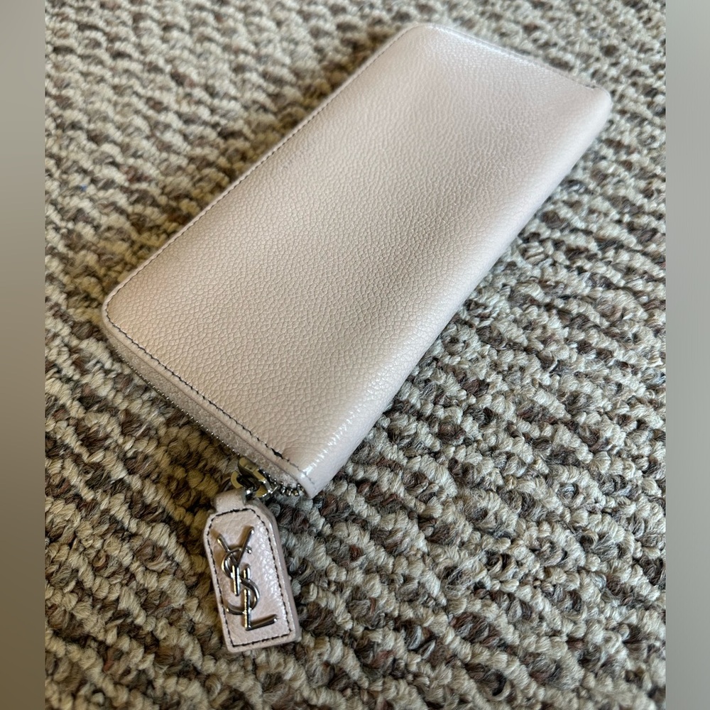 Saint Laurent Cassandra Zippy Wallet - Picture 4 of 11